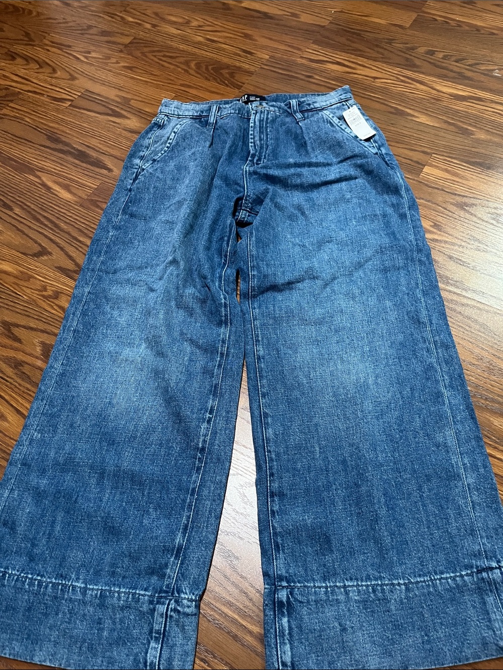 GAP Wide Leg Flare Jeans in Medium Blue Denim